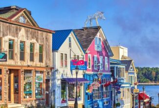 The Lost Kitchen: Maine's Exclusive Restaurant with Postcard-Only Reservations