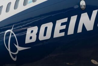 Boeing CEO Skips Paris Airshow, GE Delays Event After 787 Crash